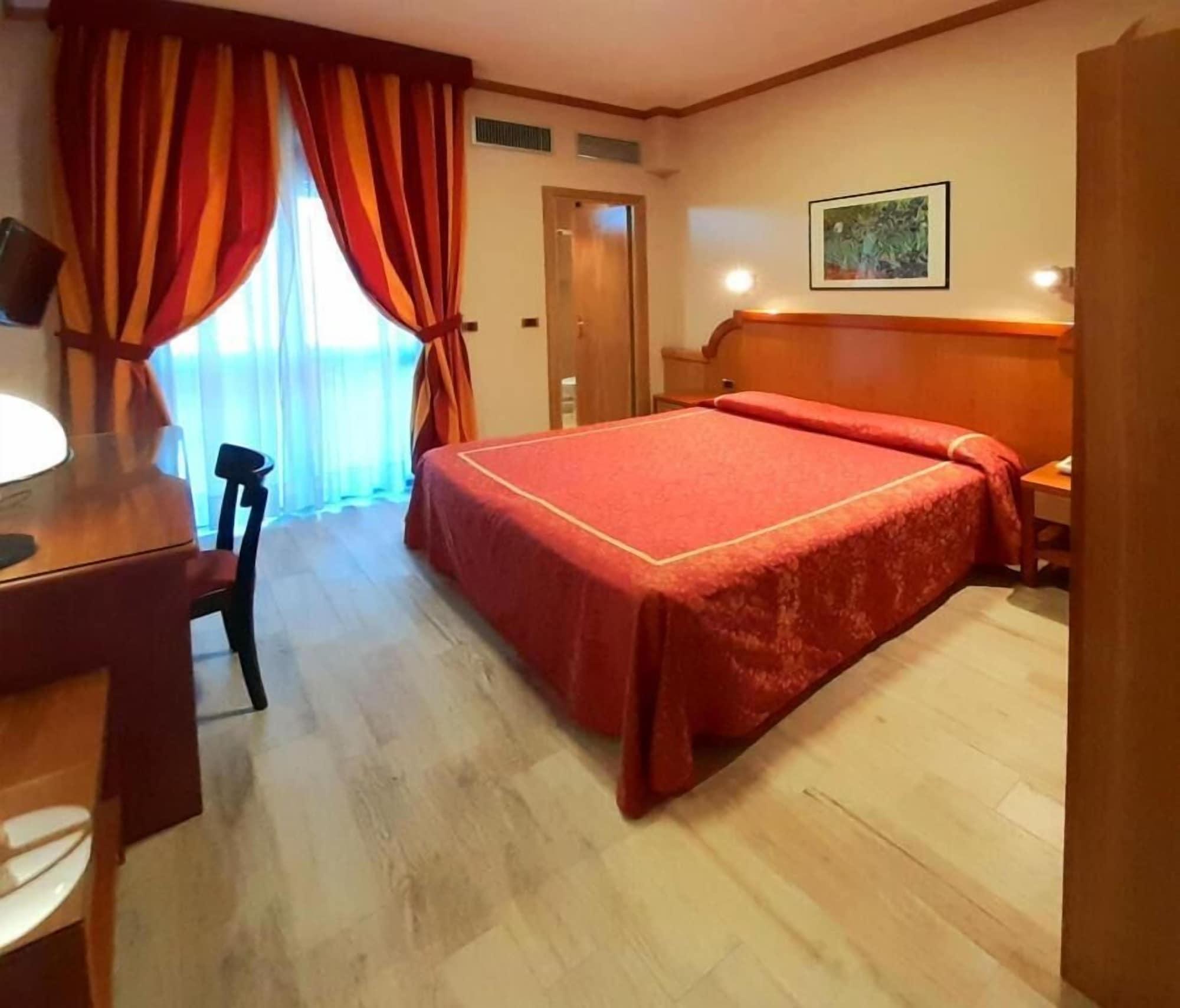 Hotel Promenade Montesilvano Marina Esterno foto