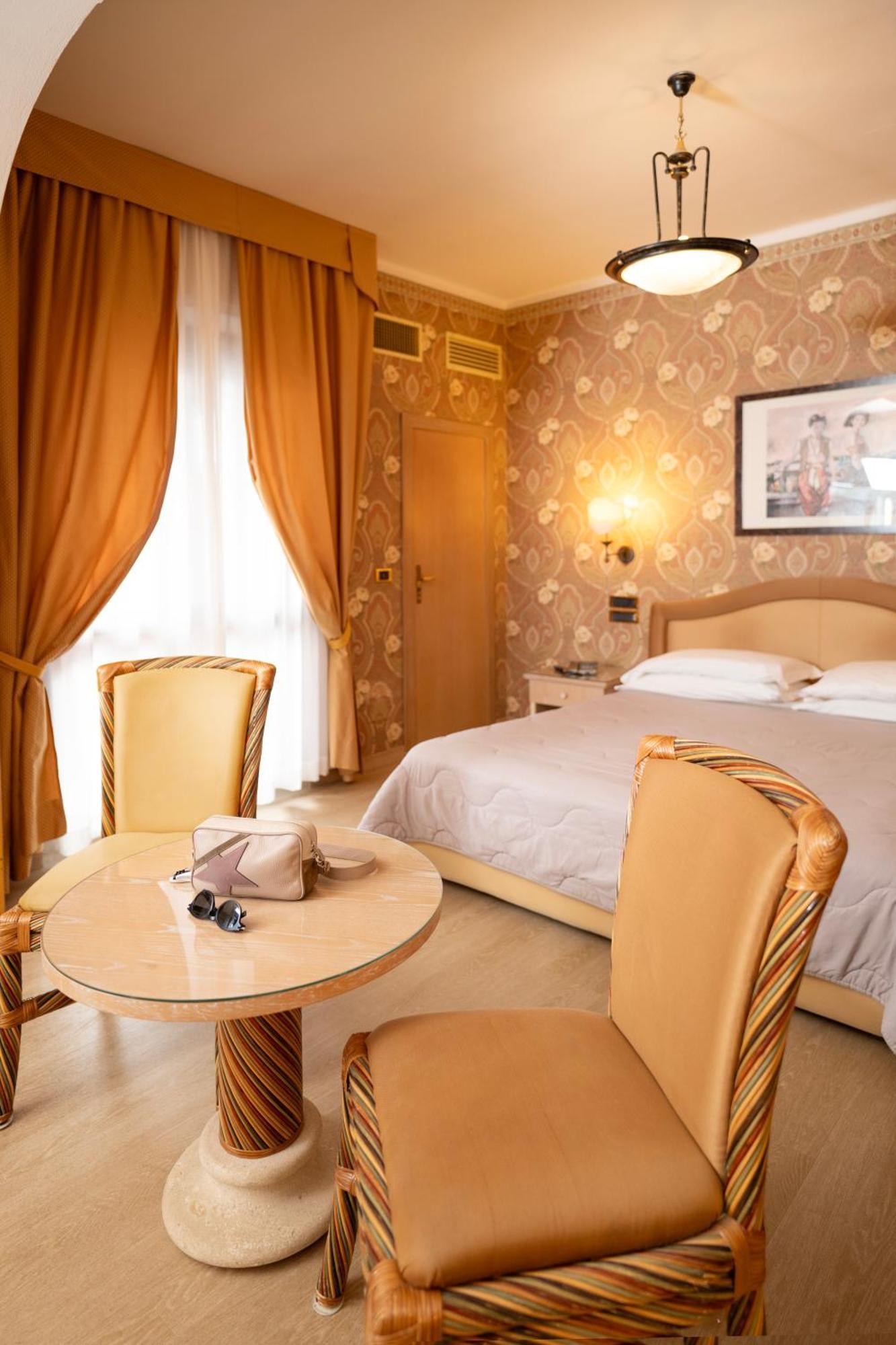 Hotel Promenade Montesilvano Marina Esterno foto