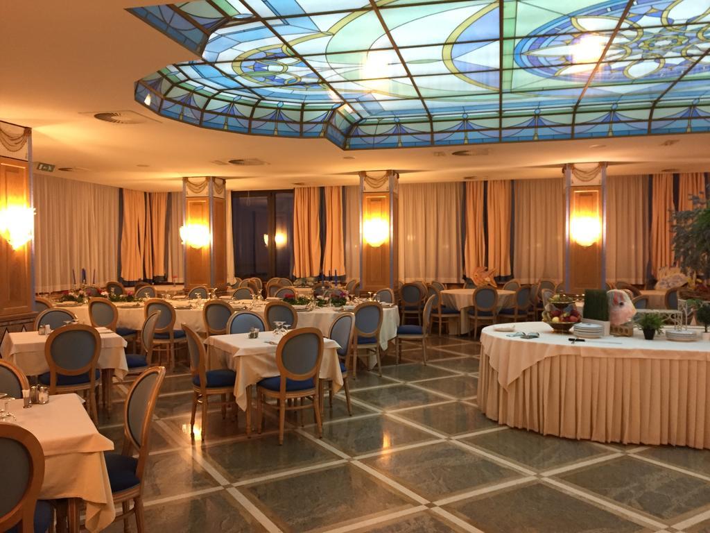 Hotel Promenade Montesilvano Marina Esterno foto