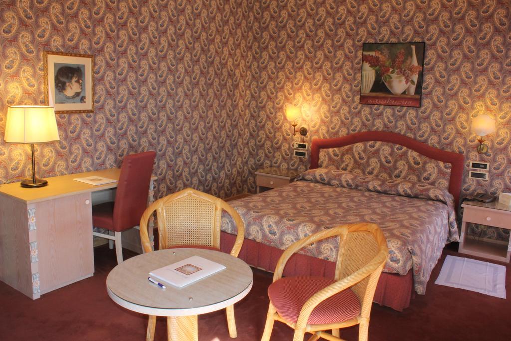 Hotel Promenade Montesilvano Marina Esterno foto