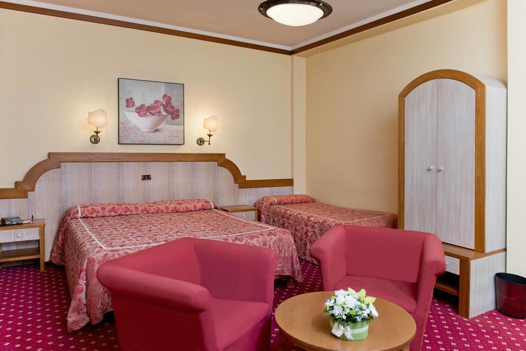 Hotel Promenade Montesilvano Marina Esterno foto
